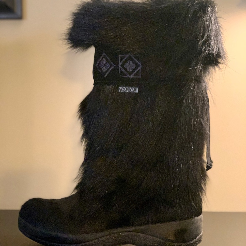 Beautiful Black Fur Boots by Tecnica Italy Gorsuch